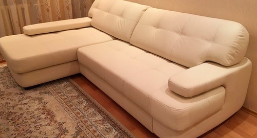 Обивка углового дивана.  Дунайская